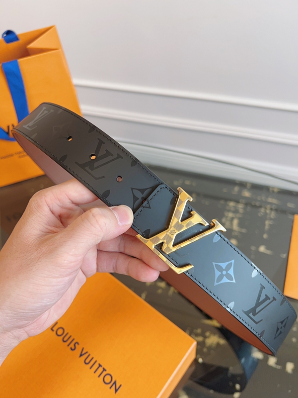 ルイヴィトンベルト正面デザイン